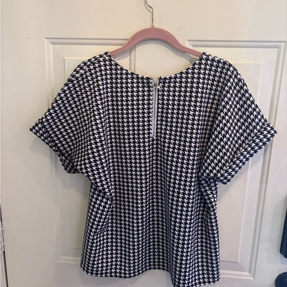 Anthropologie MELLODAY Classic Black and White Houndstooth Women's Top - Picture 2 of 4